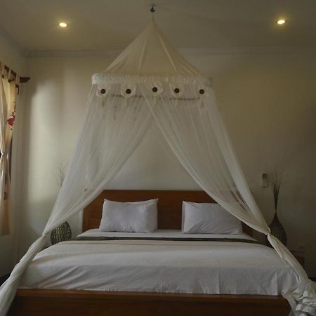 Biru Meno Beach Bungalows Gili Meno Exterior photo
