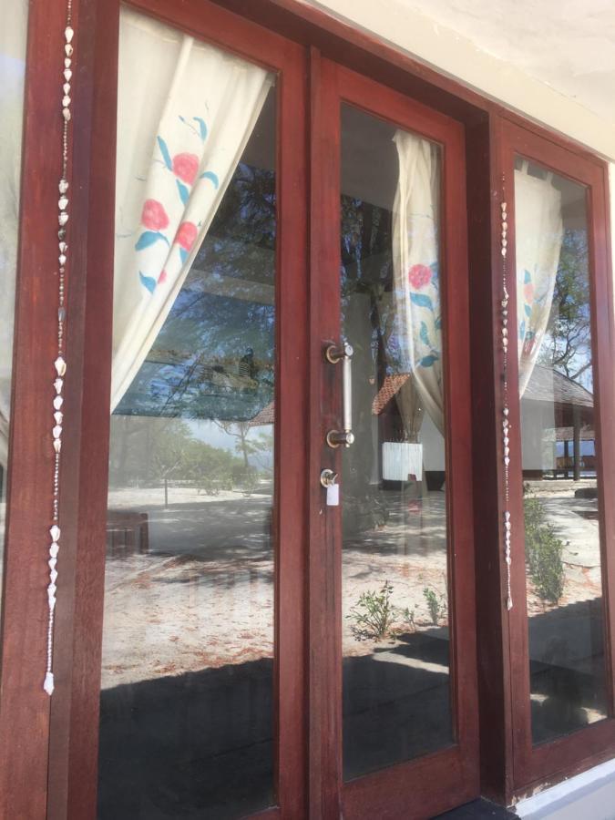 Biru Meno Beach Bungalows Gili Meno Exterior photo