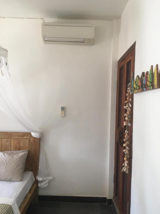 Biru Meno Beach Bungalows Gili Meno Exterior photo