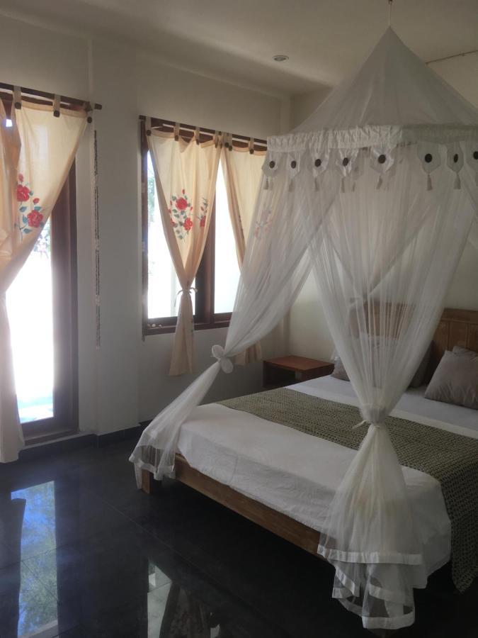 Biru Meno Beach Bungalows Gili Meno Exterior photo