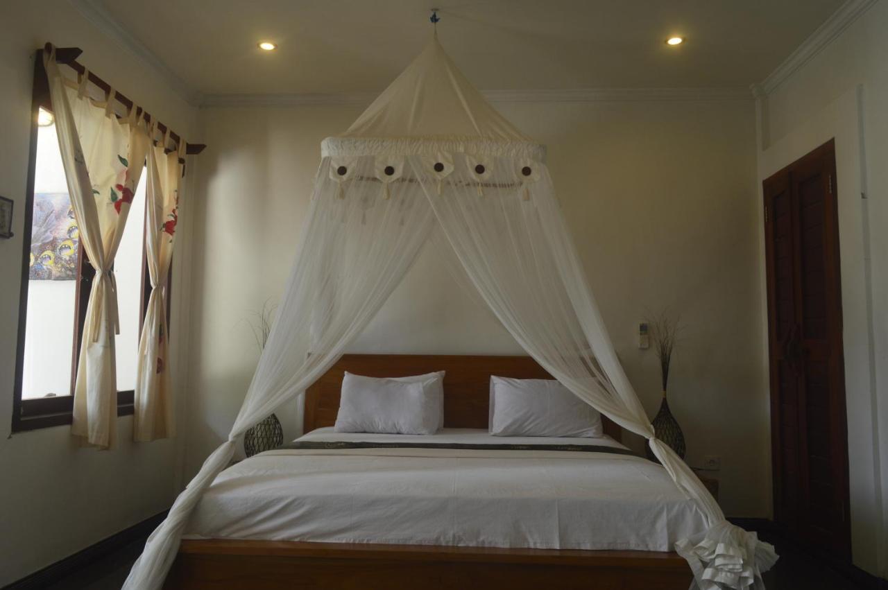 Biru Meno Beach Bungalows Gili Meno Exterior photo