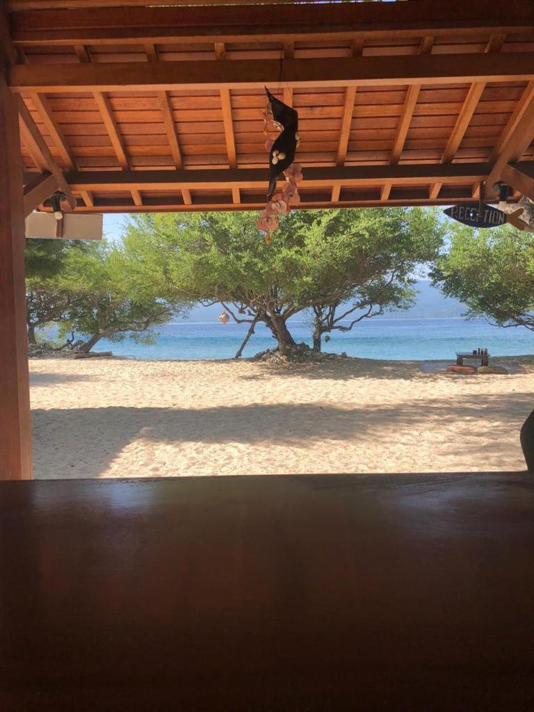 Biru Meno Beach Bungalows Gili Meno Exterior photo
